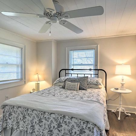 Coastal, Walkable Home In Historic Southport! Extérieur photo