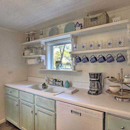 Coastal, Walkable Home In Historic Southport! Extérieur photo