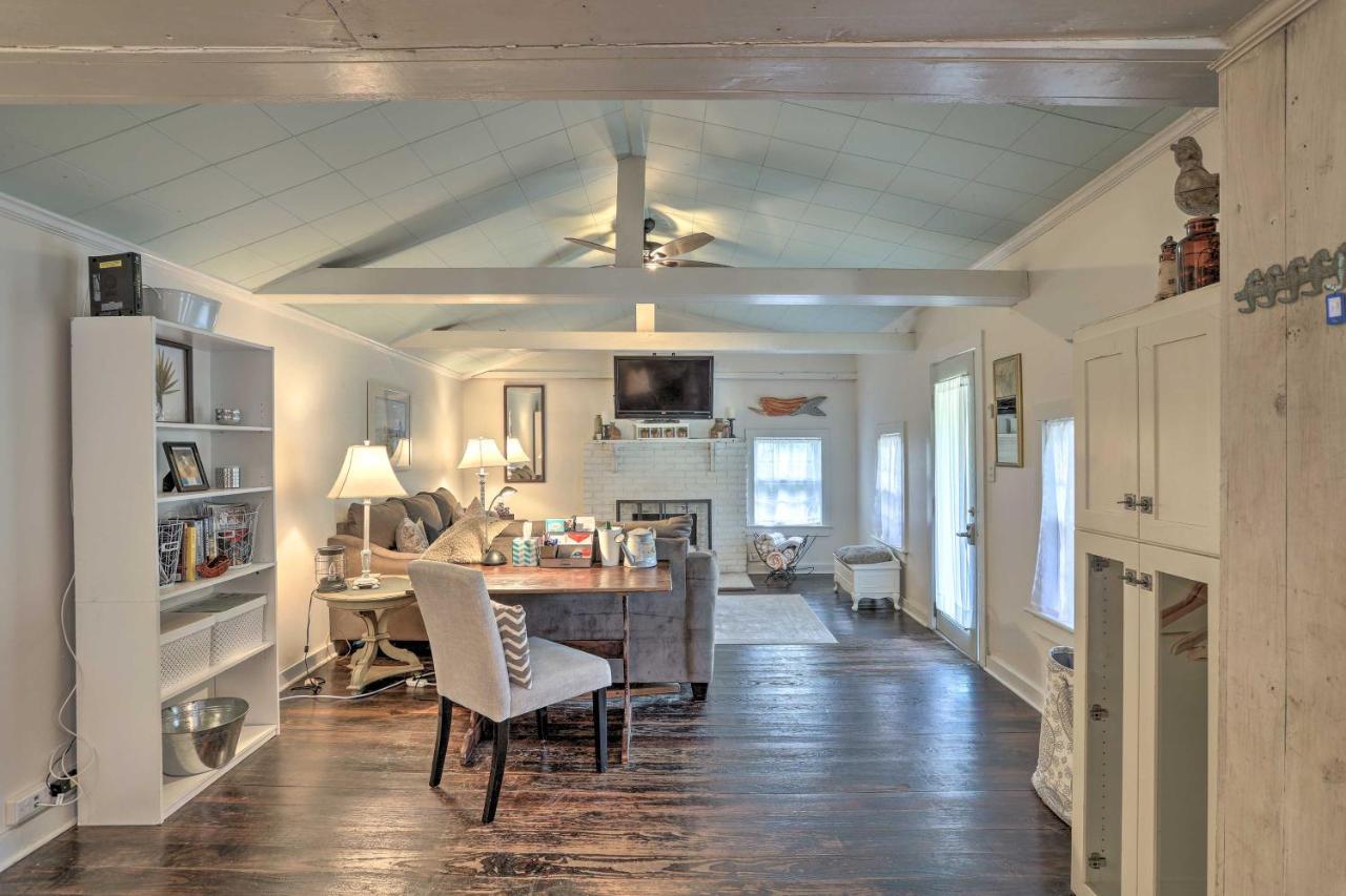 Coastal, Walkable Home In Historic Southport! Extérieur photo