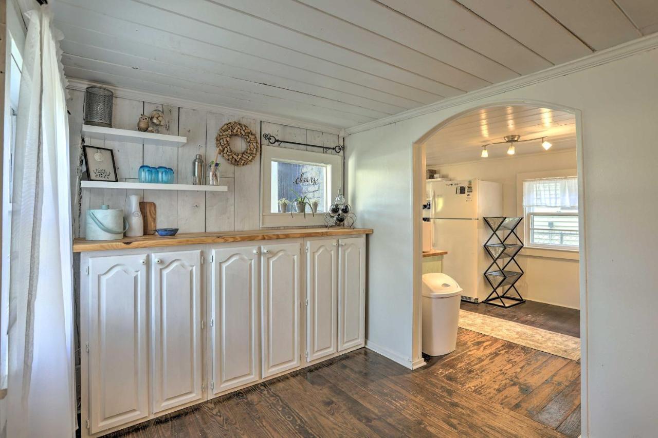 Coastal, Walkable Home In Historic Southport! Extérieur photo