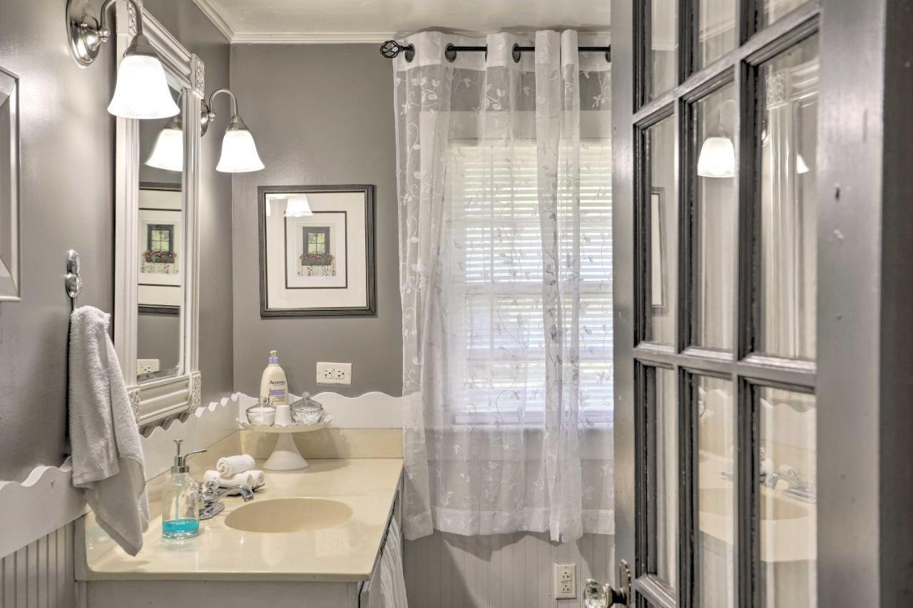 Coastal, Walkable Home In Historic Southport! Extérieur photo