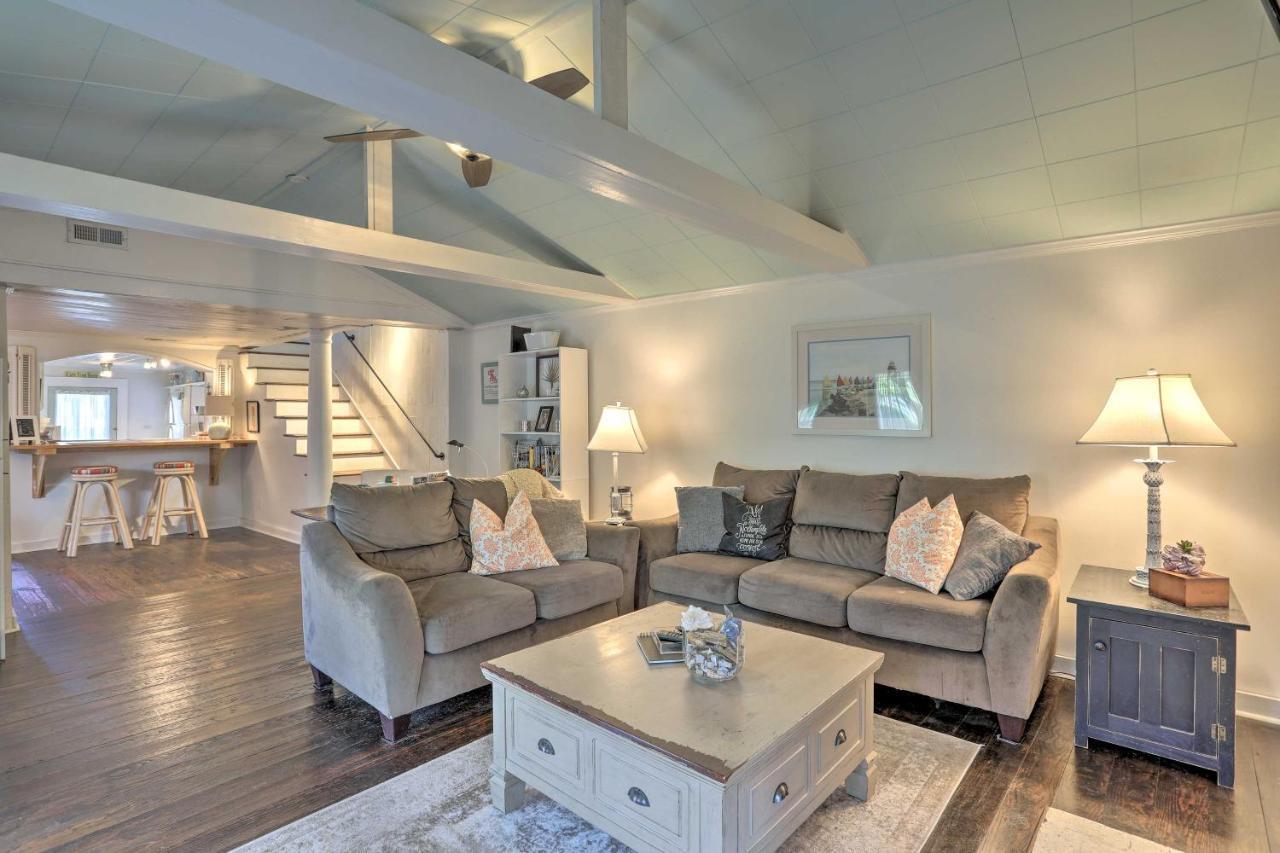 Coastal, Walkable Home In Historic Southport! Extérieur photo
