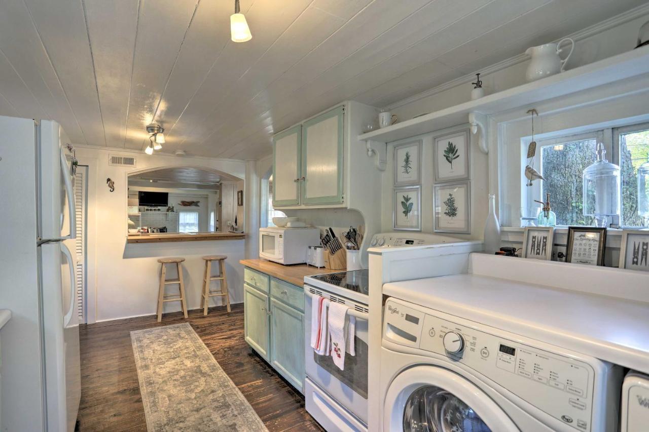 Coastal, Walkable Home In Historic Southport! Extérieur photo