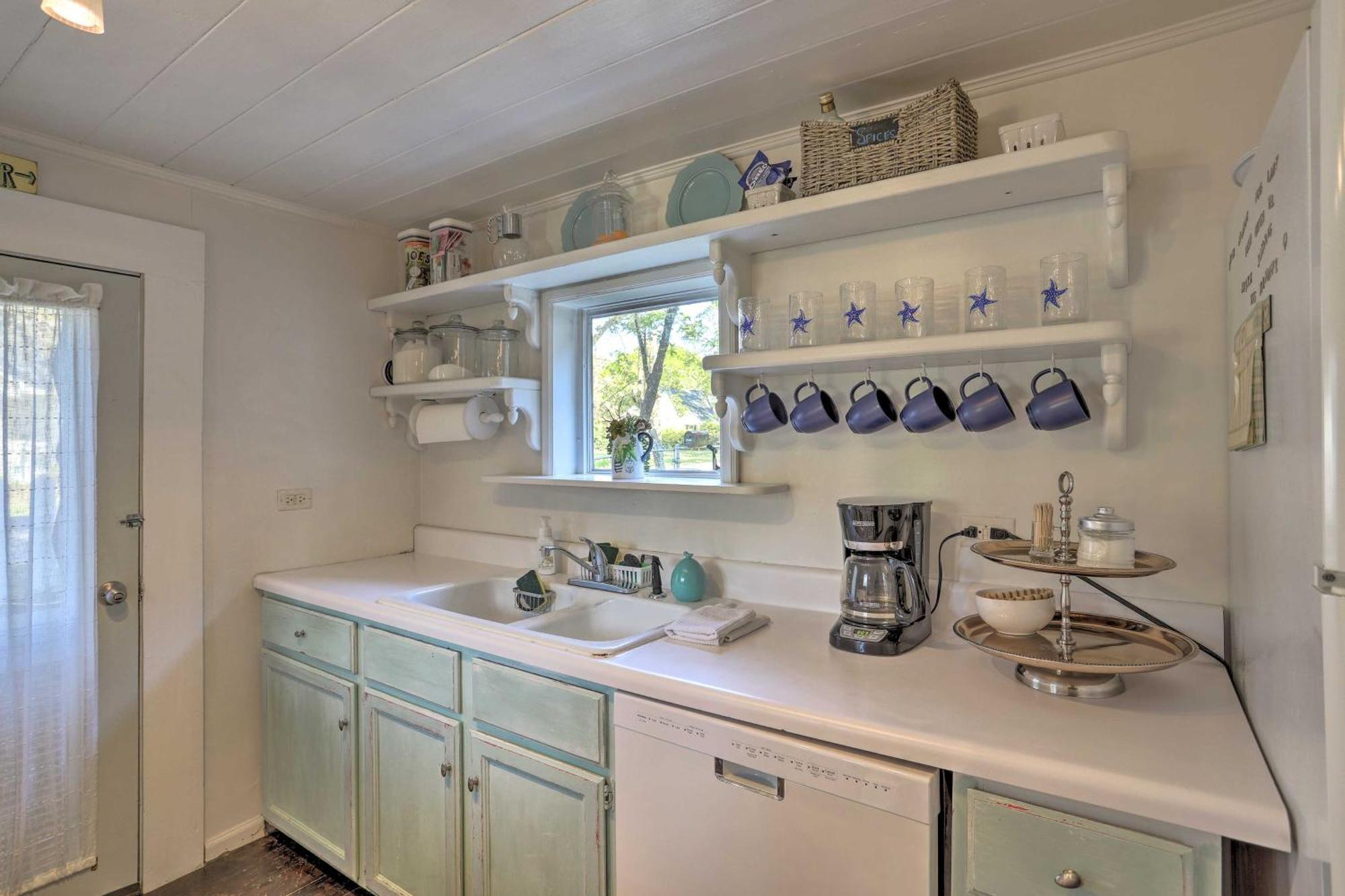 Coastal, Walkable Home In Historic Southport! Extérieur photo